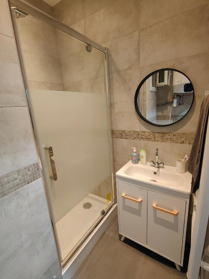 Les Lofts De Provins: Apt 5 Bagian luar foto
